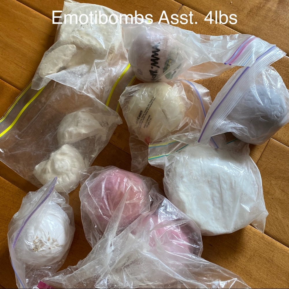 Lush bath bomb shower bomb bundle